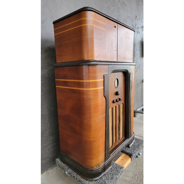 Art Deco Philco Radio Bar Circa. 1937 For Sale - Image 9 of 18