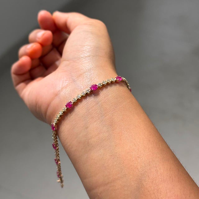 Contemporary Early 20th Century 3.1ct Ruby & Natural Diamond 14k Gold Tennis Bracelet For Sale - Image 3 of 18