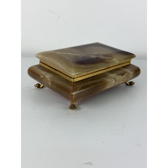 Onyx jewelry box, made in Italy, 1950s Intact and in good condition. Width 18 cm Depth 13 cm Height 7 cm