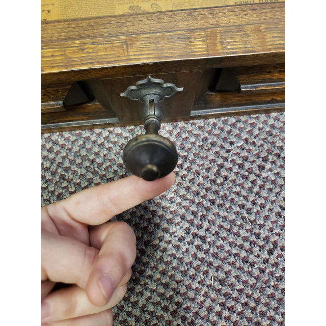 Mid 20th Century Mid 20th Century Hekman Vintage Side End Table For Sale - Image 5 of 7