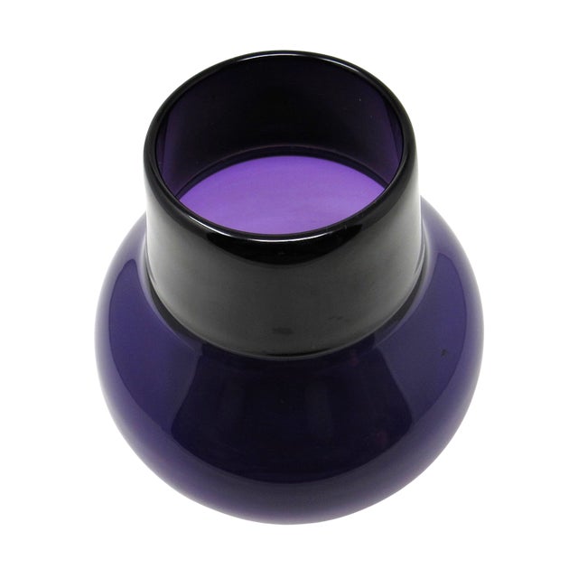 Steven Correia Purple &. Black Glass Vase: Hand-Blown, Signed 2001 For Sale - Image 4 of 9