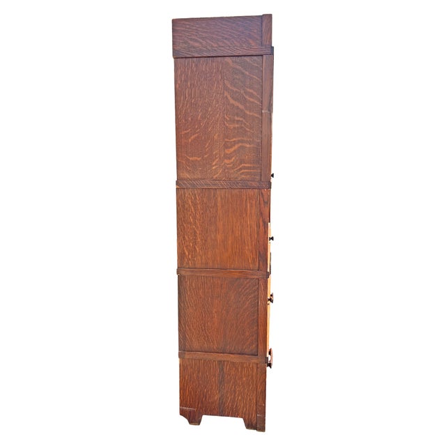 Wood Antique Barrister Bookcase by Globe Wernicke in Tiger Oak Wood For Sale - Image 7 of 12