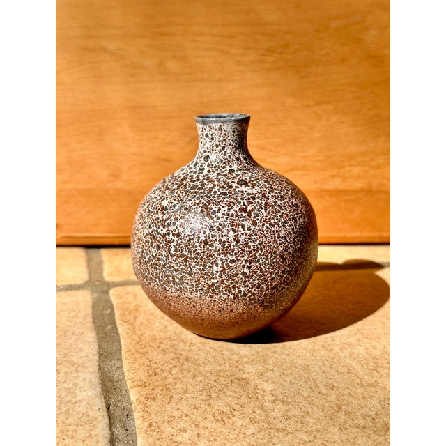 Ceramic Handmade Brown Speckled Glazed Ceramic Vase from Römhild, Thuringia, GDR / Germany, 1970s For Sale - Image 7 of 12