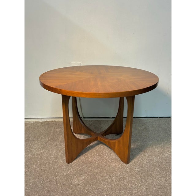 Broyhill Brasilia 1960s Attributed to Broyhill Brasilia Round Side Table For Sale - Image 4 of 7