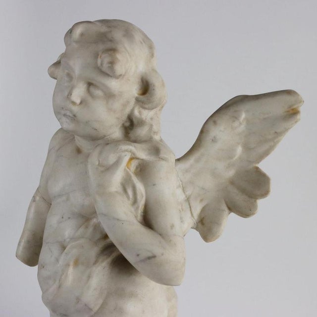 Little Angel Statue in White Marble For Sale - Image 4 of 10