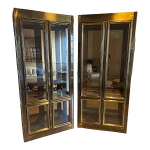 1970s Mastecrcraft Hollywood Regency Brass and Glass Display Cabinet Set, A Pair