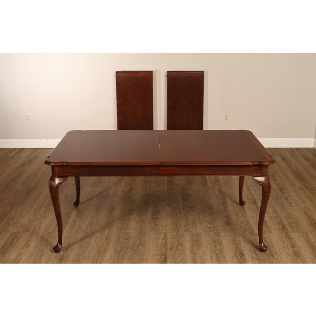 Queen Anne Ethan Allen Queen Anne Style Expandable Cherry Dining Table For Sale - Image 3 of 18
