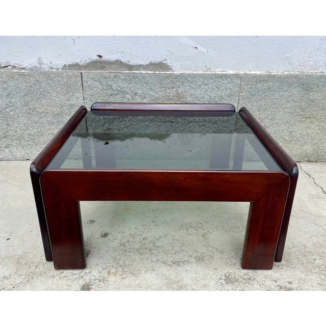 Beautiful post-modern coffee table, attributed to Afra and Tobia Scarpa, Italy, 1960s. In excellent general condition, it...