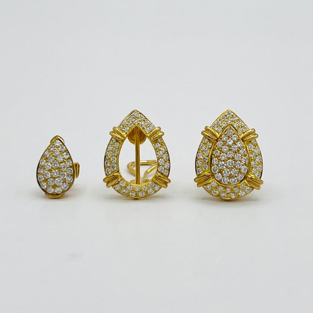 2020s White Round Diamond Tear Drop Shape Removable Earrings in 18k Yellow Gold, A Pair For Sale - Image 5 of 7