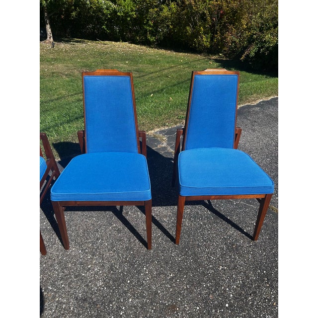 Mid-Century Modern Mid Century Dillingham Walnut High Back Dining Chairs Set of 4 For Sale - Image 3 of 10