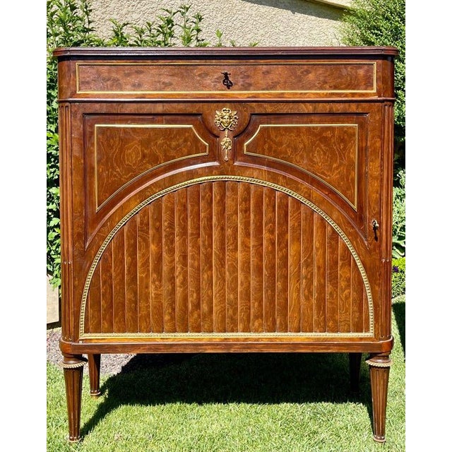 Period: 19th century Style: Louis 16th, Directory Condition: Good condition Material: Mahogany Width: 96,5cmHeight:...