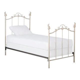 Pair of White Gloss Corsican Twin Beds With Bunny Finials For Sale