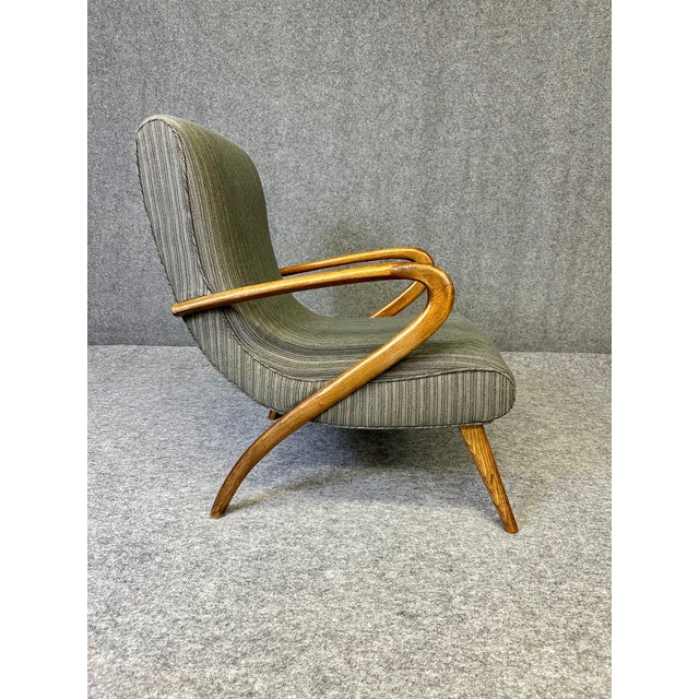 The Guglielmo Ulrich Armchair embodies a timeless elegance that brings sophisticated Italian craftsmanship into your...