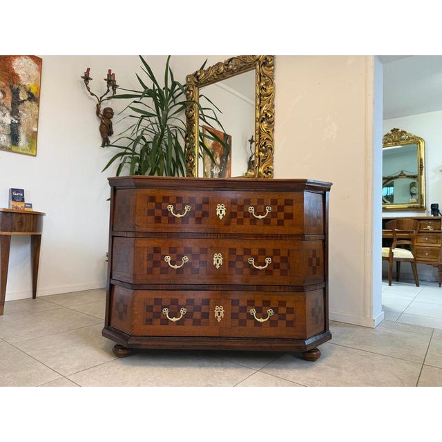 Baroque oak chest of drawers, dated circa 1800. Dimensions: Height x Width x Depth 92 x 122 x 61 cm. Stunningly beautiful,...