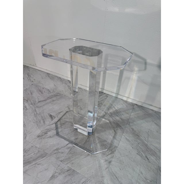 Mid-Century Modern Lucite Pedestal Side Table For Sale - Image 4 of 6