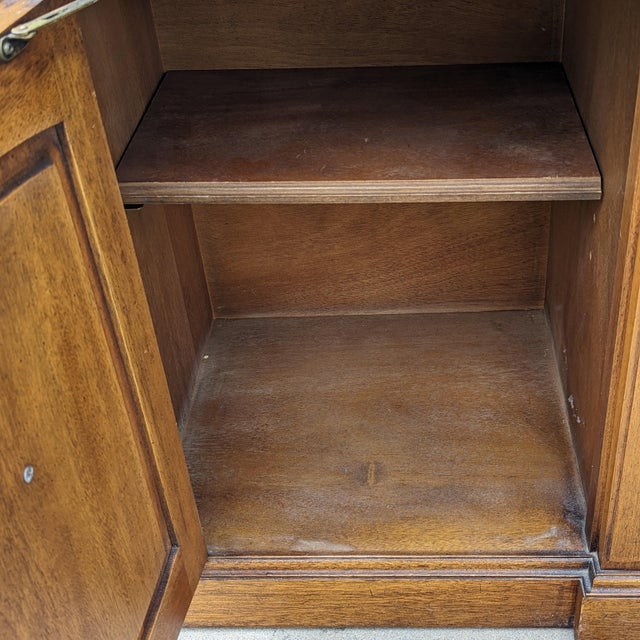 1960s Drexel Triune Mahogany Hutch Cabinet With Arched Display Doors For Sale - Image 12 of 18