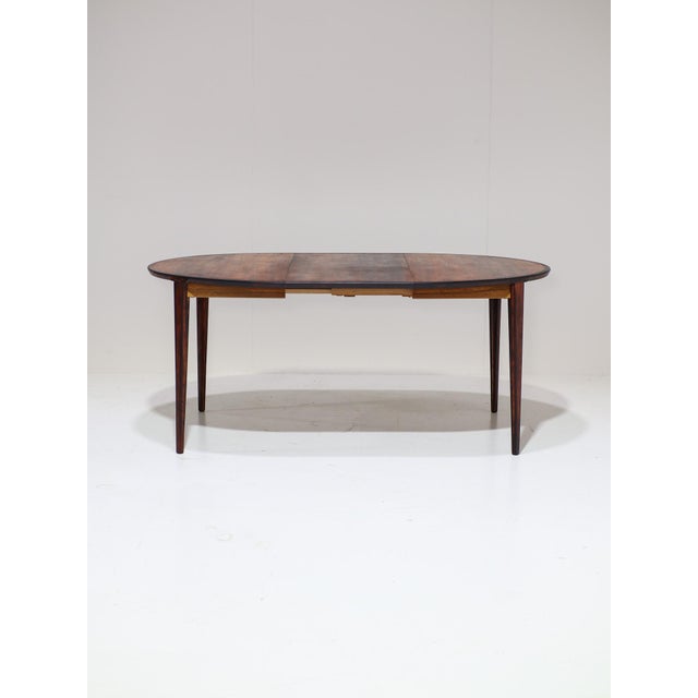 Mid-Century Modern Round Extendable Dining Table in Rosewood by Henry Rosengren Hansen for Brande Møbelindustri, 1960s For Sale - Image 3 of 18