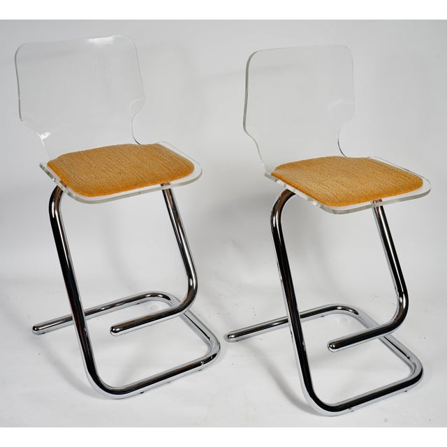 Luigi Bardini Late 20th Century Illuminating Lucite Barstools for Hill Manufacturing Set of 2 For Sale In Miami - Image 6 of 9