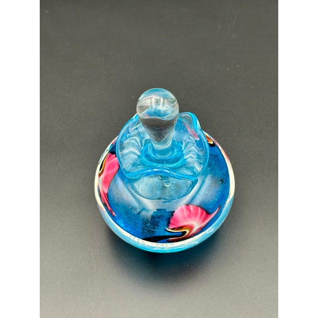 1980s Signed Hand‑Blown Studio Art Glass Perfume Bottle – Blue Swirl With Clear Stopper For Sale - Image 5 of 9