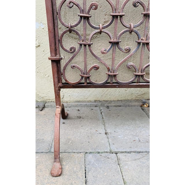 American Antique Late 19th Century Spanish Wrought Iron Fireplace Screen For Sale - Image 3 of 11