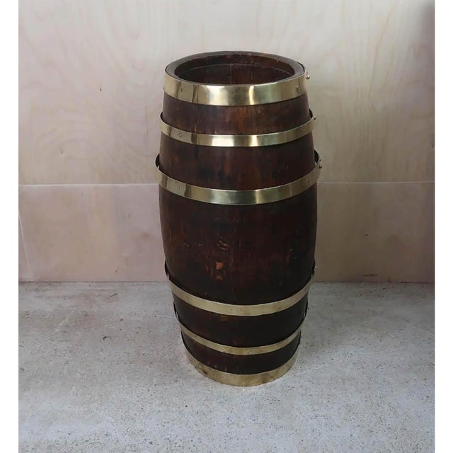 Vintage English Barrel Shaped Oak and Brass Umbrella Stand, 1920 For Sale - Image 4 of 8