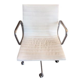 White Eames Management Chair For Sale