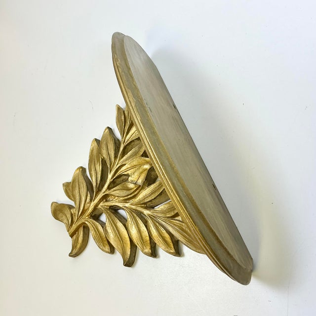 1970s Vintage Hollywood Regency Boho Chic Americana Syroco Wood Gilded Wall Bracket Shelf For Sale - Image 12 of 18