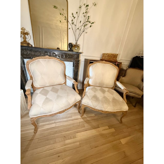 Century Furniture French Styley Armchairs (Pair) – Vintage Description: Beautiful vintage Century Furniture French-style...