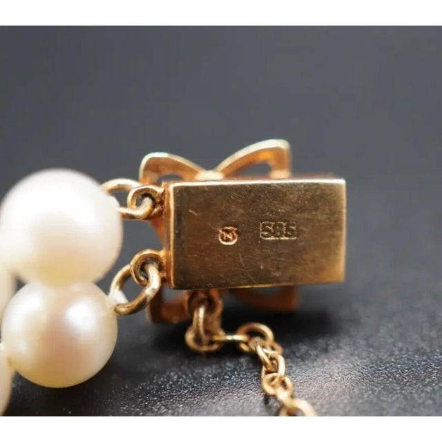 Japanese 1990s Mikimoto Estate Akoya Pearl Double Strand Bracelet 14k Gold For Sale - Image 3 of 8