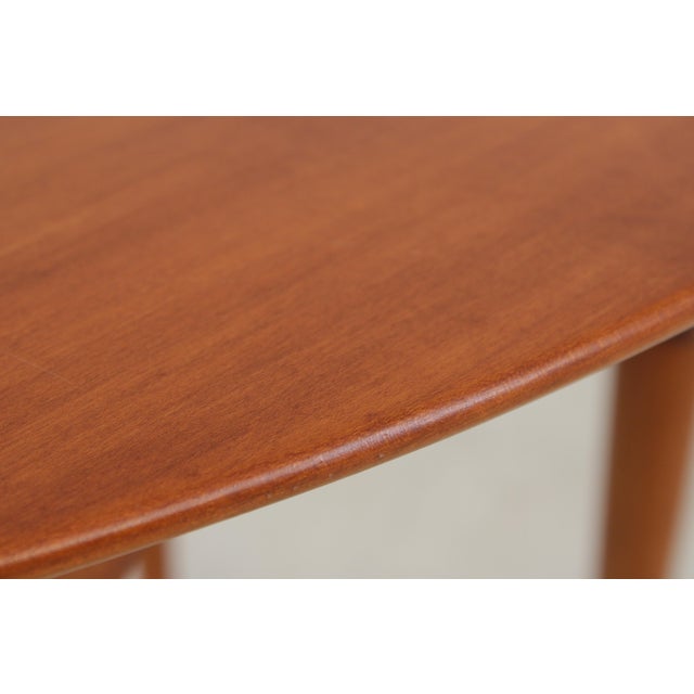 Eldred Wheeler Cherry Oval Occasional Table For Sale In Philadelphia - Image 6 of 13