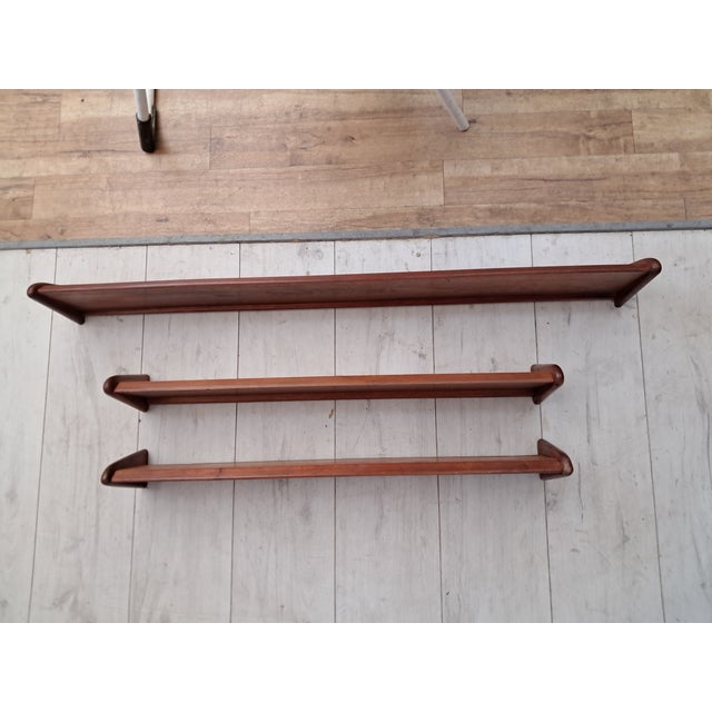 Mid-Century Vintage Danish Teak Floating Wall Display Unit in the style of Ladderax, 1960 For Sale - Image 14 of 18