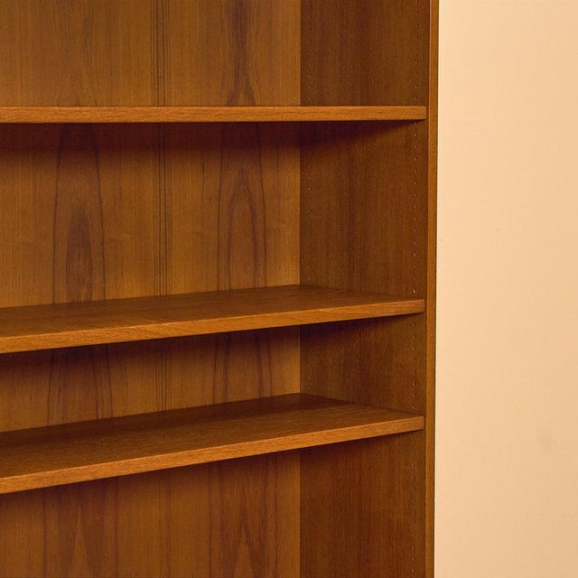 Bookshelf manufactured in Sweden in the 1950s-60s by Johannesborgs Möbelfabrik AB, model "Contenta". It is made of teak...