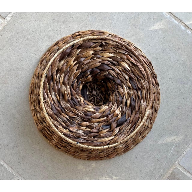 Late 20th-Century Handwoven Water Hyacinth Pedestal Centerpiece Bowl For Sale - Image 10 of 18