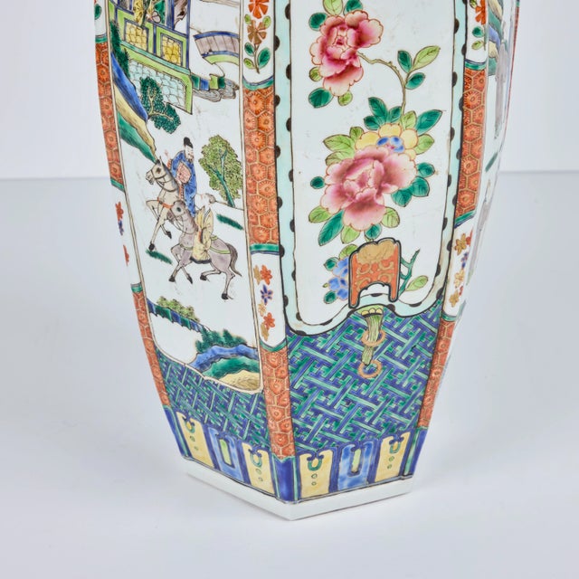 White Pair of Early 20th Century Chinese Six Sided Covered Porcelain Vases For Sale - Image 8 of 10