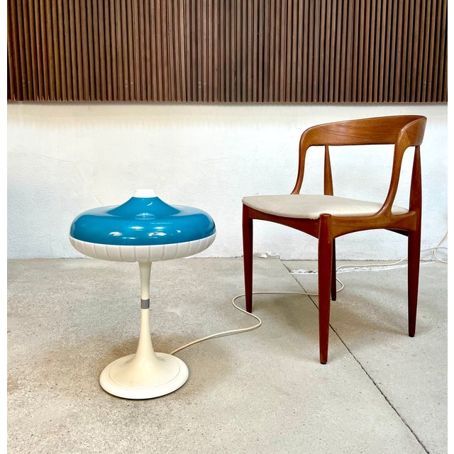 Metal Large Metal and Plastic Siform Table Lamp from Siemens, 1960s For Sale - Image 7 of 18