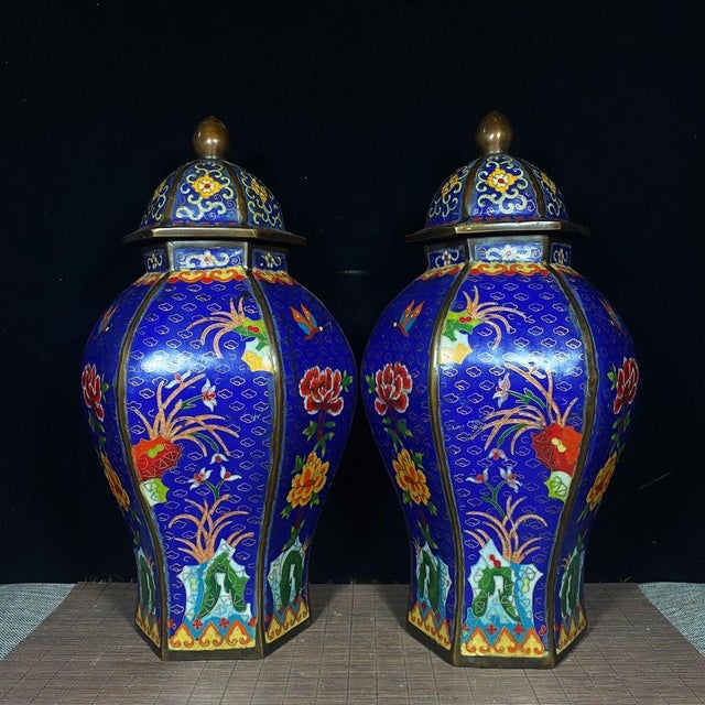 Chinese Pair of Chinese Cloisonné Enamel Hexagonal Floral Jars With Lids - 16" Tall For Sale - Image 3 of 9