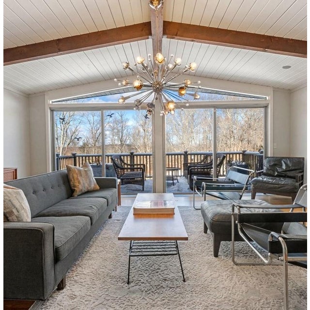 A striking, elegant chandelier that is sure to bring that "wow" factor to any room of your home.. The Sputnik Chandelier...