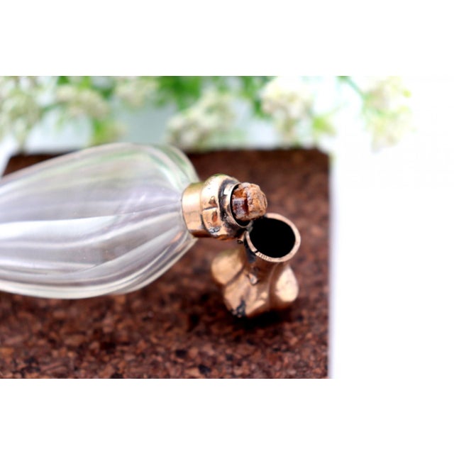 Perfume Bottle in Glass and 15k Gold For Sale - Image 5 of 6