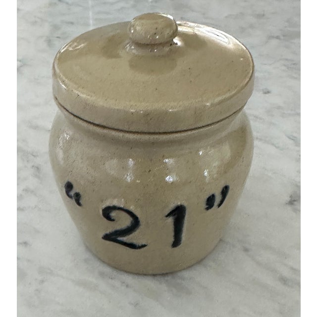 Vintage “21” Club Stoneware Lidded Condiment Jar – Iconic New York Restaurant Collectible For Sale In San Diego - Image 6 of 9