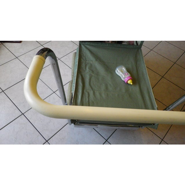 Flandria Pram in Chromed Metal and Almond Green Imitation Leather, Belgium, 1960s For Sale - Image 11 of 18