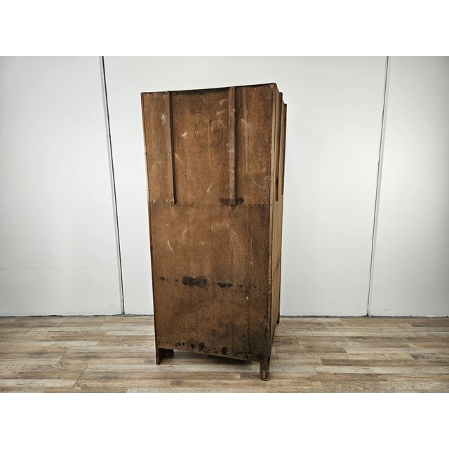 Art Deco Corner Display Cabinet in Walnut with Sliding Glass and Compartment, 1930s For Sale - Image 3 of 18