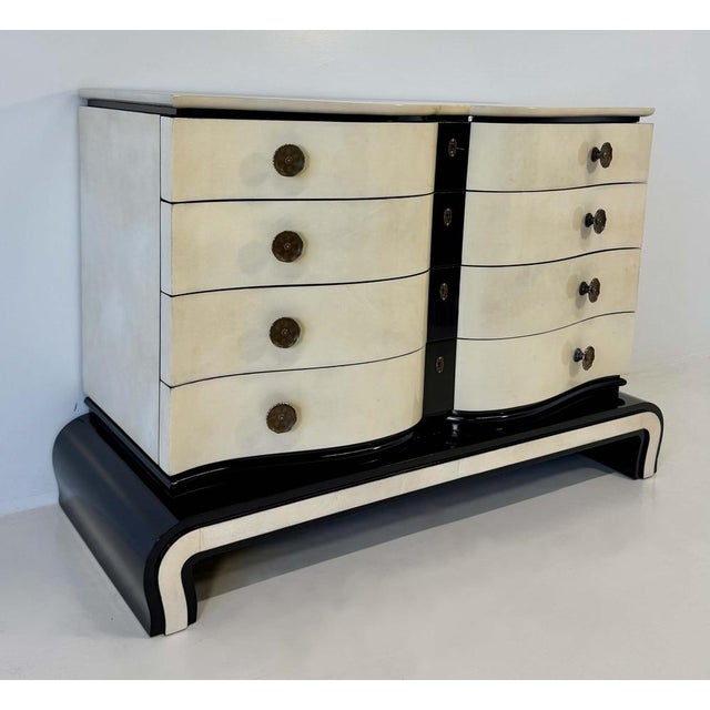 1940s Art Deco Chest of Drawers in Parchment and Black Lacquer by Osvaldo Borsani for Borsani, 1940s For Sale - Image 5 of 15