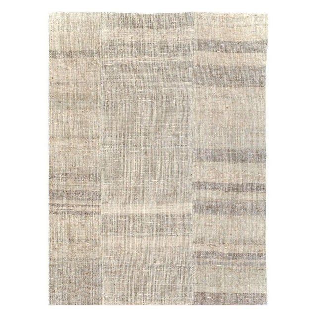 Rustic Galerie Shabab Collection Mid-20th Century Handmade Turkish Flatweave Kilim Room Size Carpet For Sale - Image 3 of 10