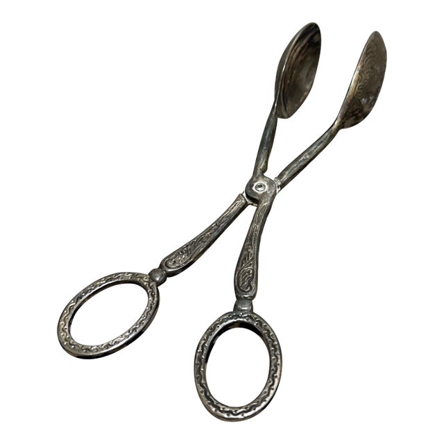 1910s Ornate Victorian-Style Silver-Plated Scissor Serving Tongs With Scallop Shell For Sale