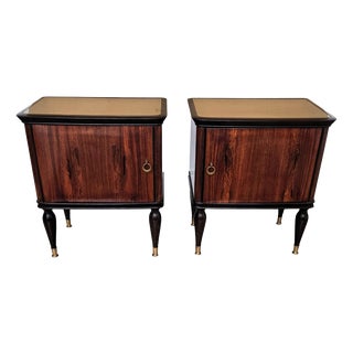 Mid-Century Art Deco Italian Bedside Tables in Walnut with Glass Top, 1950s, Set of 2 For Sale