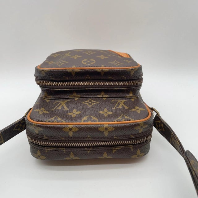 Authentic Louis Vuitton Amazon M45236 Shoulder Bag with dust bag. This is the classic Louis Vuitton Amazon (M45236) — a...