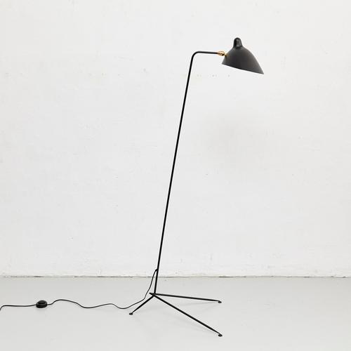 Mid-Century Modern Black One-Arm Standing Lamp in Aluminum, Brass and Steel by Serge Mouille For Sale - Image 4 of 16