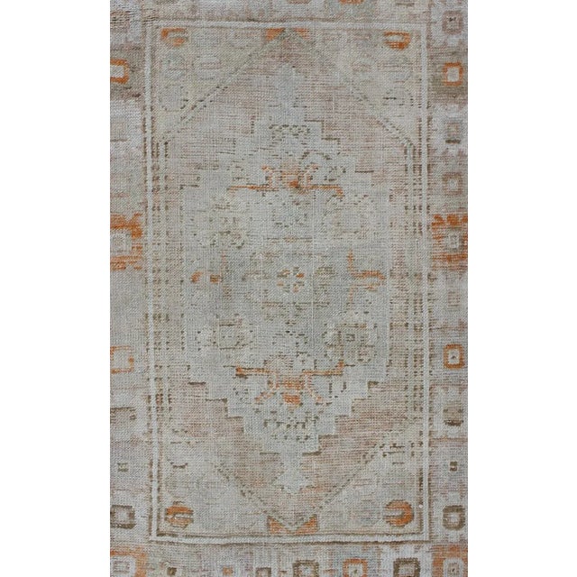 Vintage Turkish Oushak Carpet With Beautiful Floral Motifs in Tan, Camel, Orange For Sale In Atlanta - Image 6 of 8
