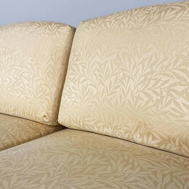 Mid-Century Modern American Rattan and Beige Floreal Fabric Sofa attributed to McGuire, 1970s For Sale - Image 6 of 18