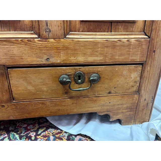English Pine Blanket Chest, 19th Century For Sale - Image 4 of 17